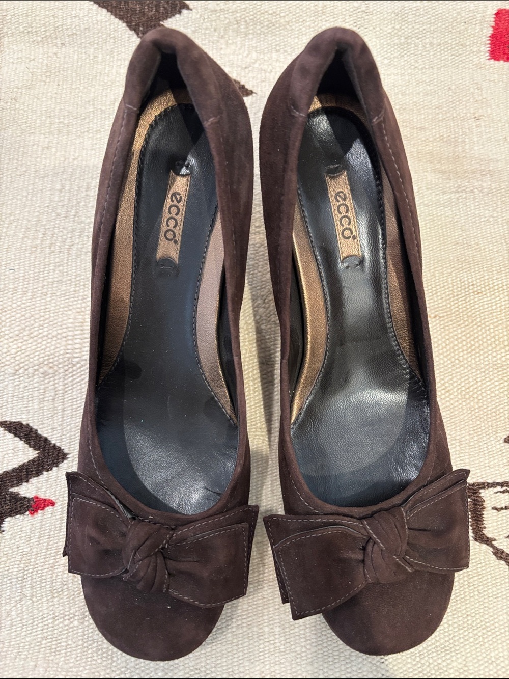 Never worn echo suede shoes
